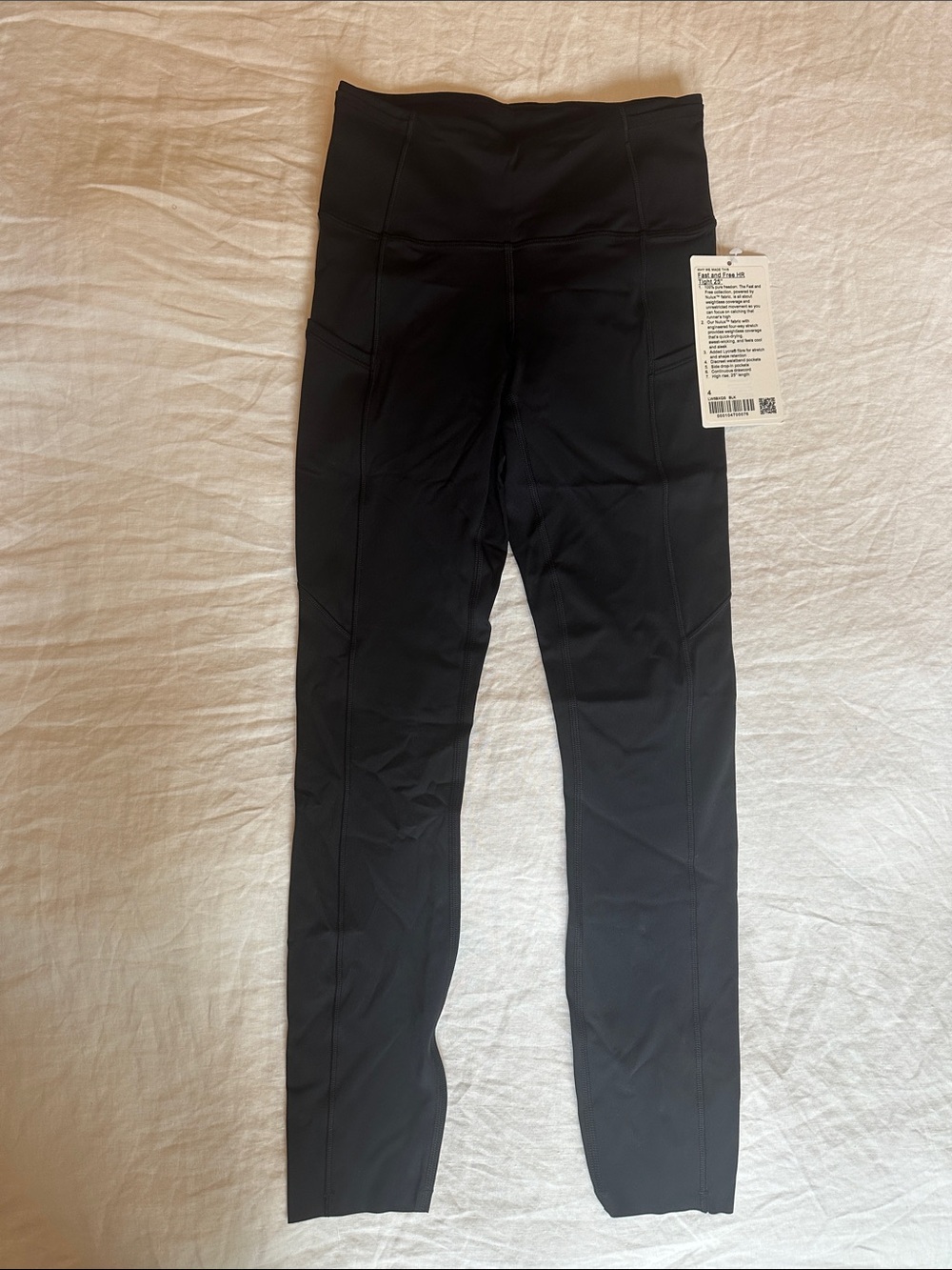 Lulu Fast and Free HR Tight 25" *pockets *NWT